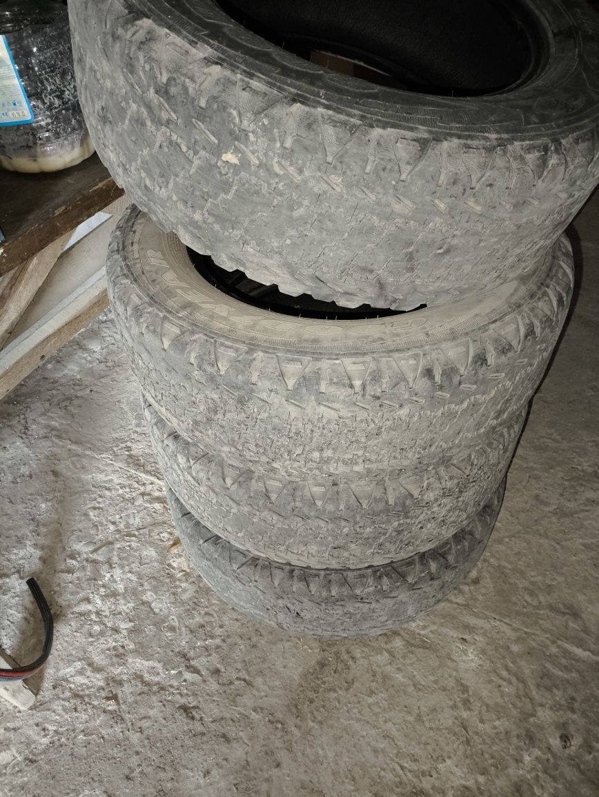 Шины б/у Goodyear Wrangler 215/70 R16