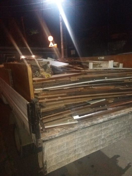 Lemne de foc din mobila veche