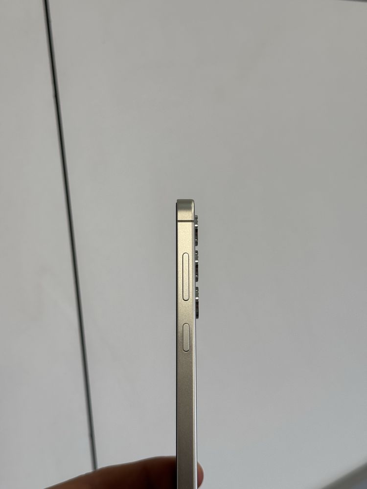 Продавам отличен Samsung S24 256 GB