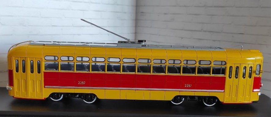 Продам модель трамвая МТВ-82 в масштабе 1/43