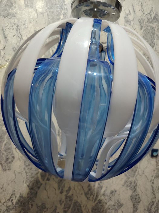 Продам люстру в идеальном состоянии