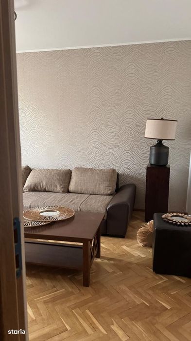 3 camere decomandat Centru Independentei garaj în proprietate