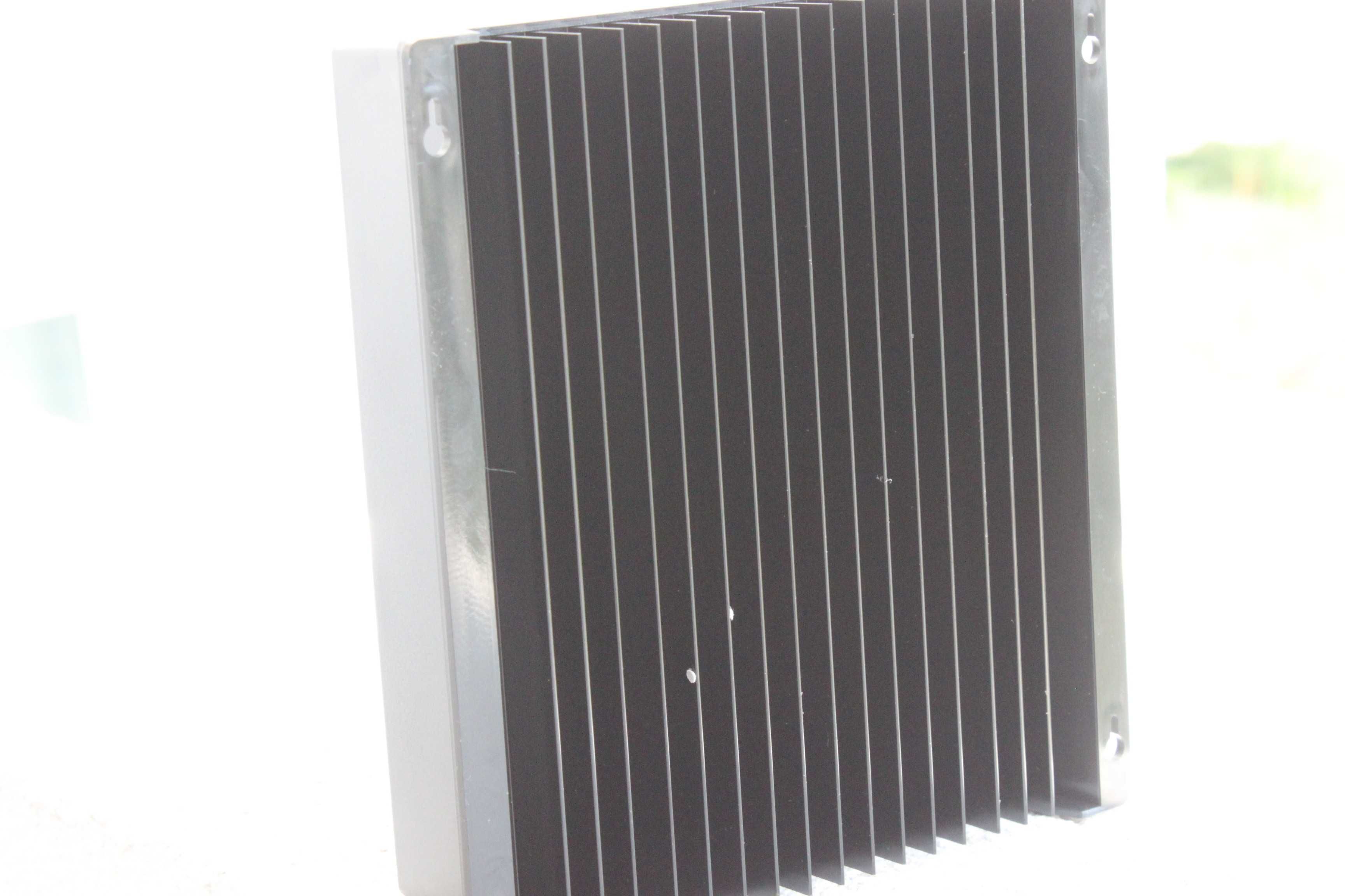 Controler solar MPPT 12V/24V/36V/48V 100A LCD 7 moduri de functionare