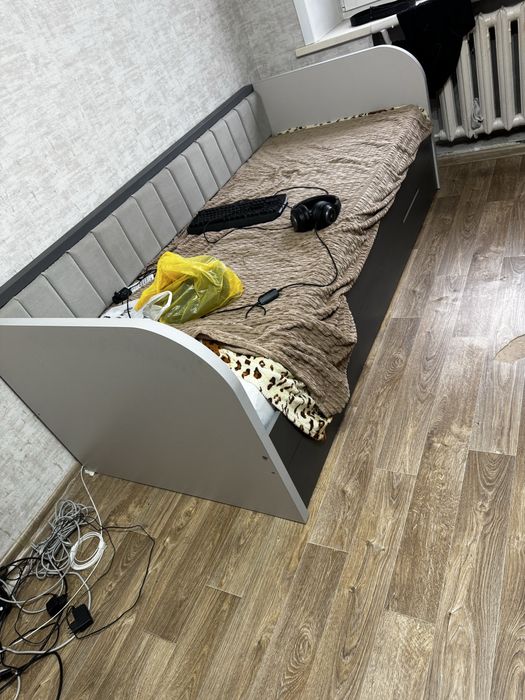 Кровати 2 шт одинаковые