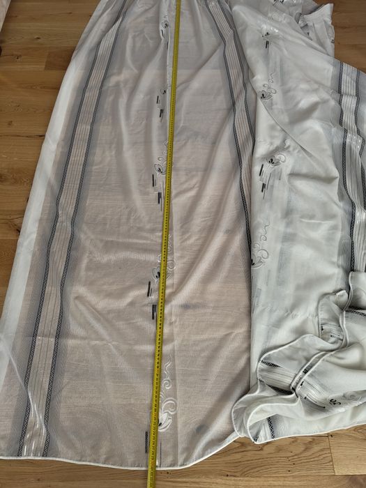 Perdea albă elegantă