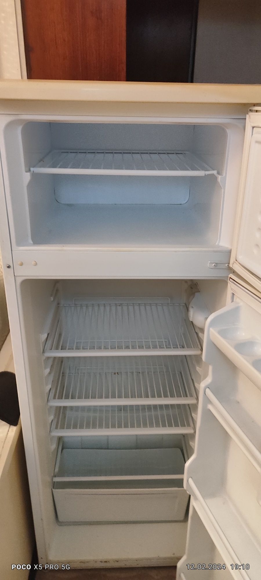 Хладилник  Нео запазен