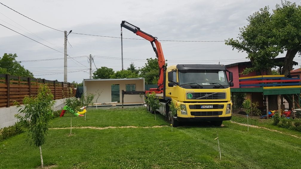 Camion cu macara inchiriez