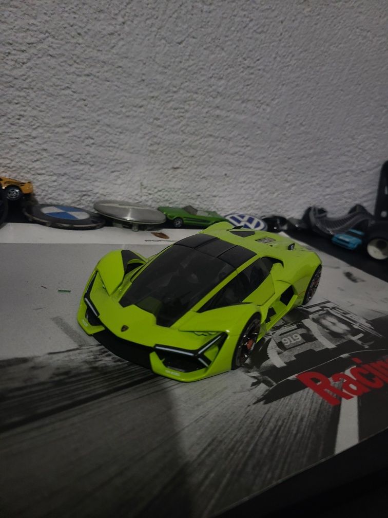 1/24 Lamborghini Terzo Millennio Bburago