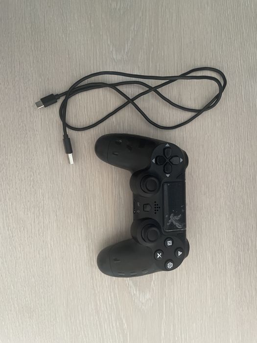 Vând Controller/Manetă pentru Playstation 4