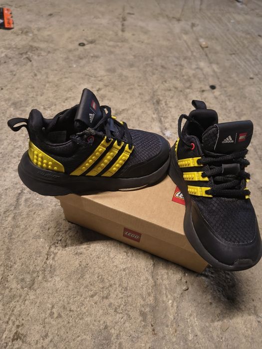 Adidas pentru copii model cu Lego
