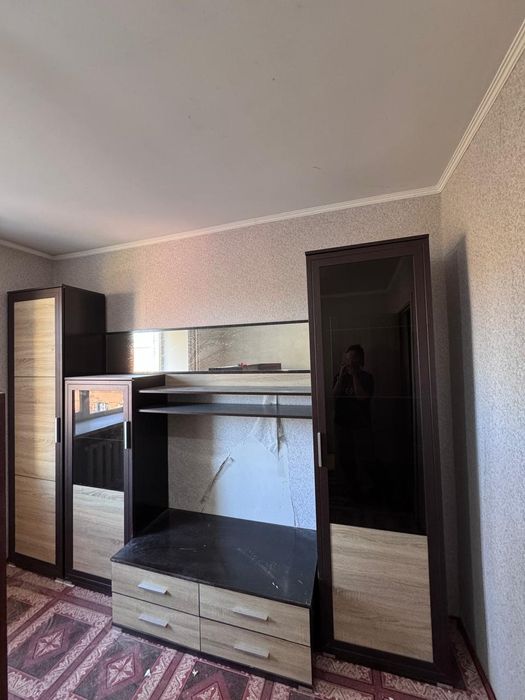 Стенка горка отдам за чисто символическую цену.