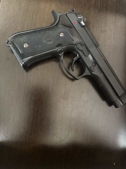 Airsoft пистолет