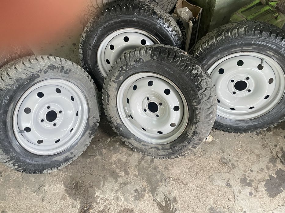 Продам зимние колеса пассат венто гольф