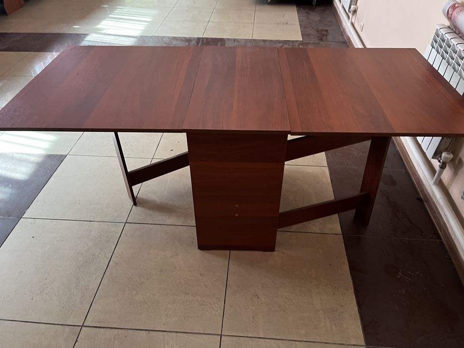 СРОЧНО продается расскладной стол!!