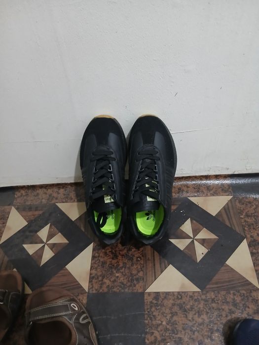 Krasofka adidas qora