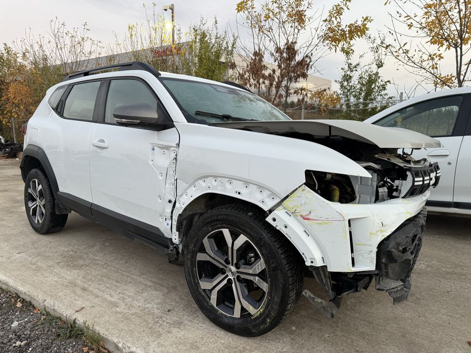 Dacia Duster 2025 MHEV model nou avariat