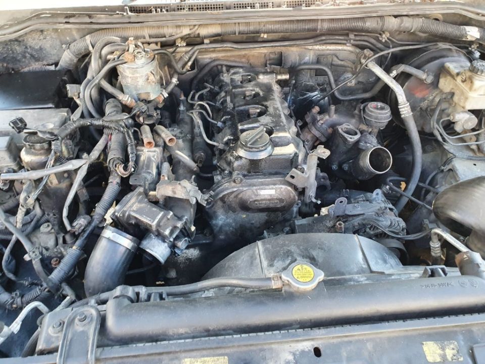 Dezmembrez  Nissan Navara D40 2008 motor 2.5 DCI 171cp cod motor YD25DDTI dezmembrari punte spate