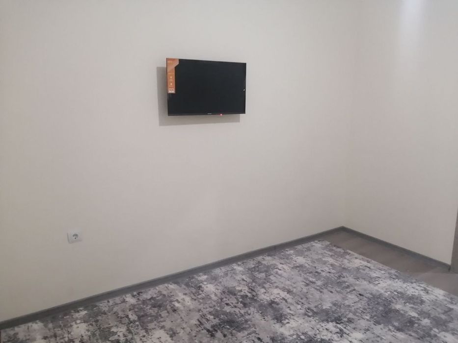 Qorasuvdagi uy sotiladi