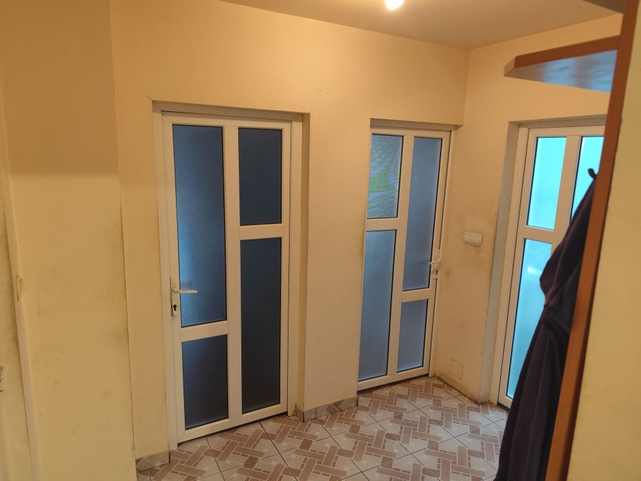 De vânzare apartament 3 camere
