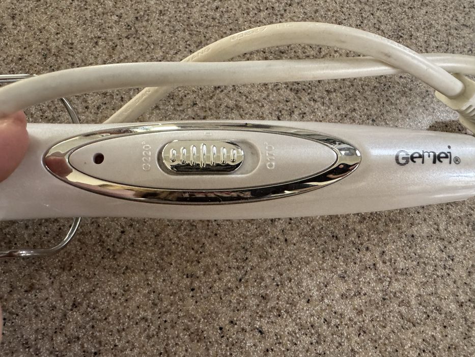 Плойка Gemei волна