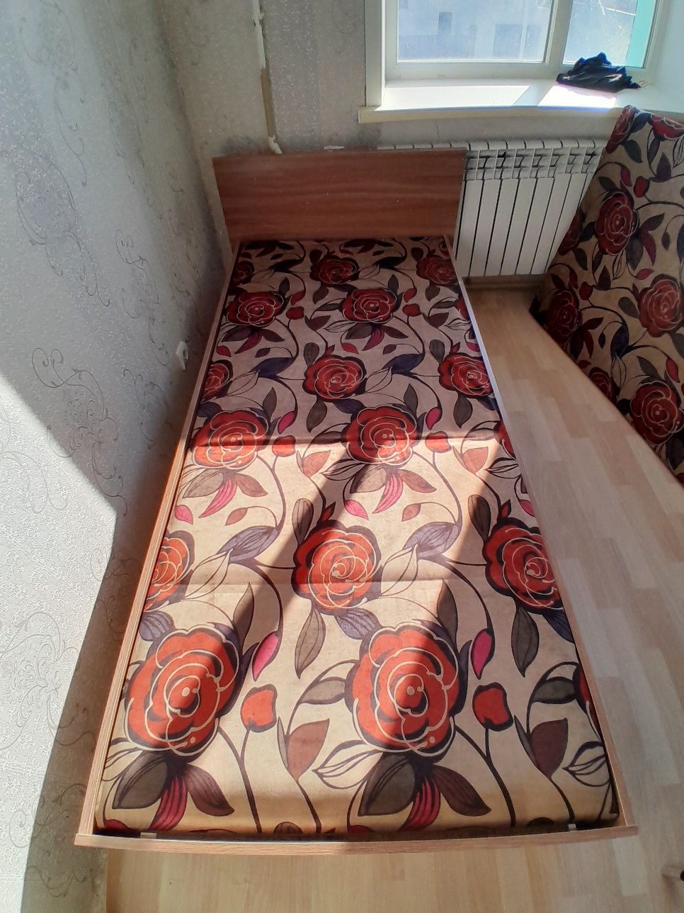 Продам кровать с матрасом