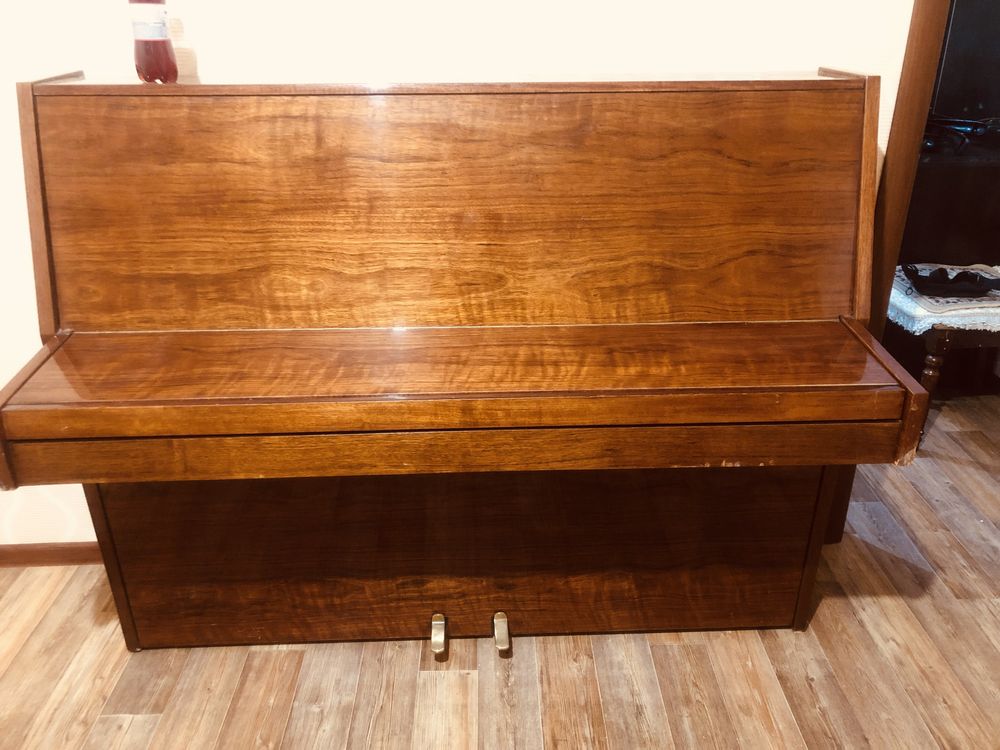 Продам пианина