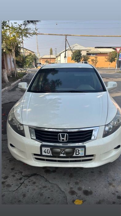 Honda yaxshi holatda minilgan