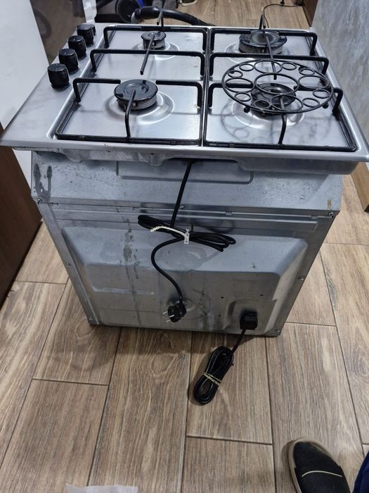 Plita electrica pe gaz si cuptor electric