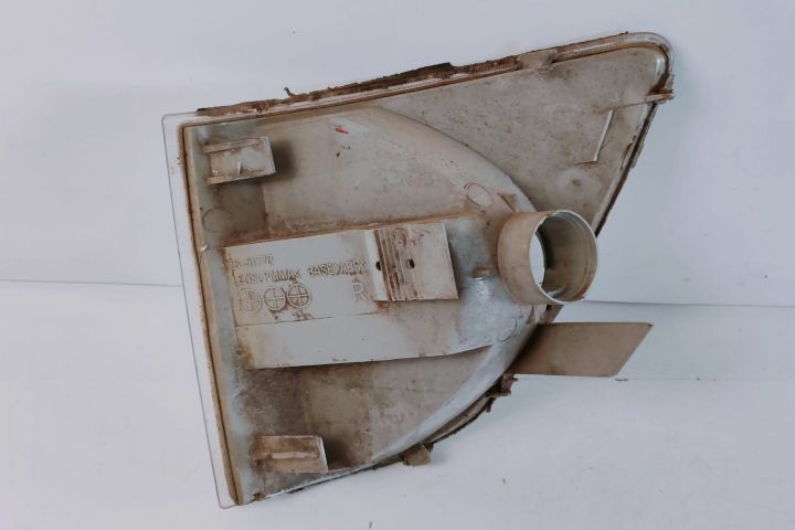 Semnalizator dreapta 185177B Mercedes-Benz Sprinter prima generatie 9