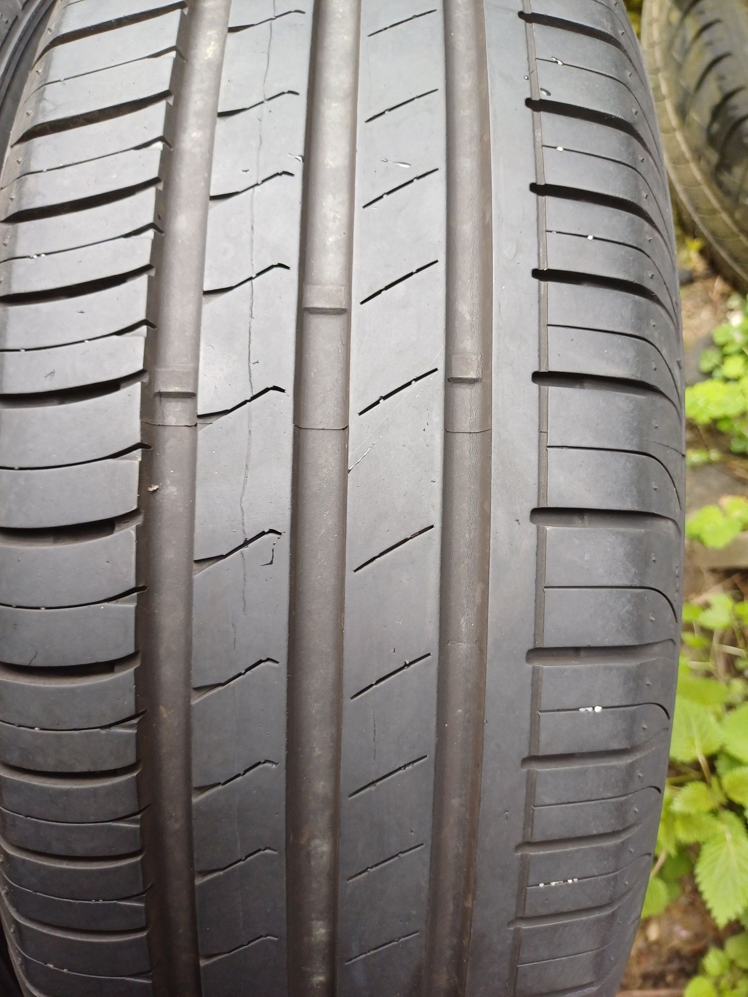 Vand 4 anvelope de vara 195 65 r15 CONTINENTAL si HANKOOK foarte bune