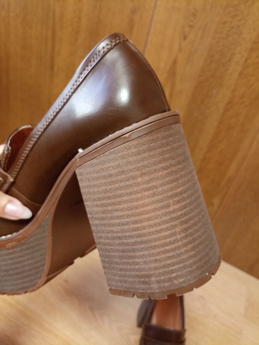 Pantofi cu platforma  Bershka