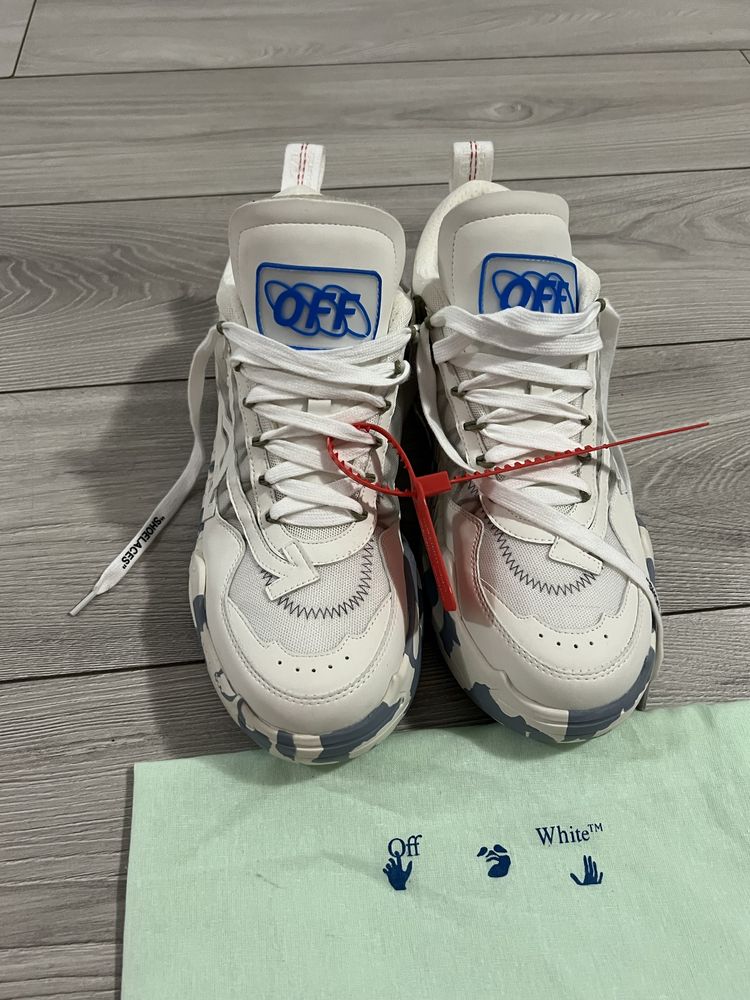 Adidasi Off-White ODSY-1000