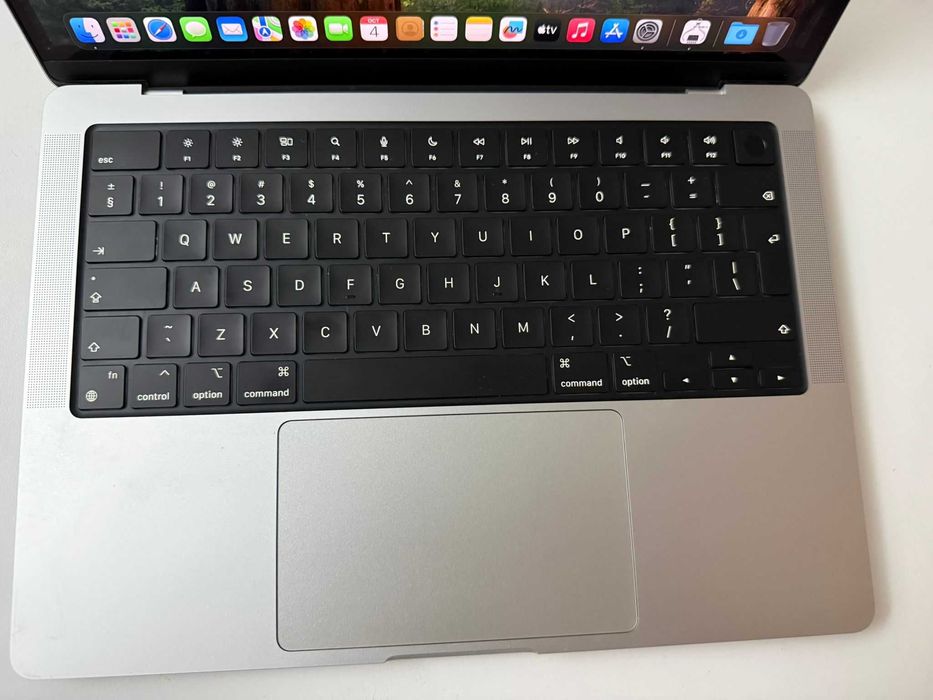 Macbook Pro 14 inch 2021 M1 (16 GB ; 1 TB)