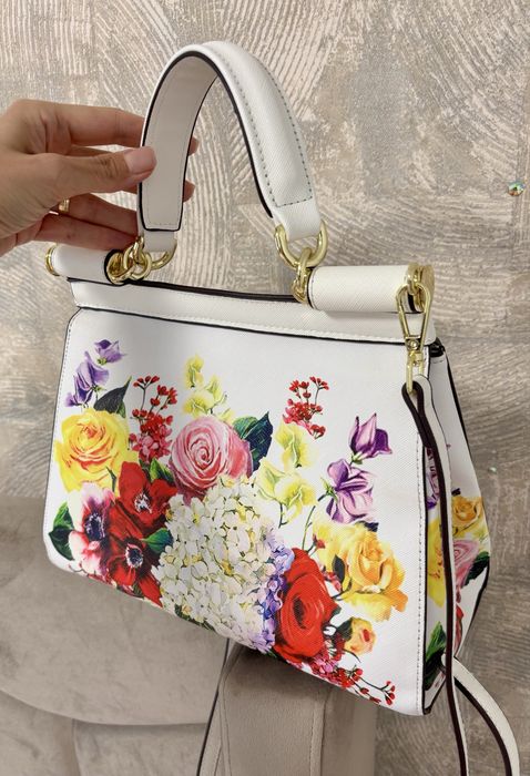 Geanta cu flori deosebita