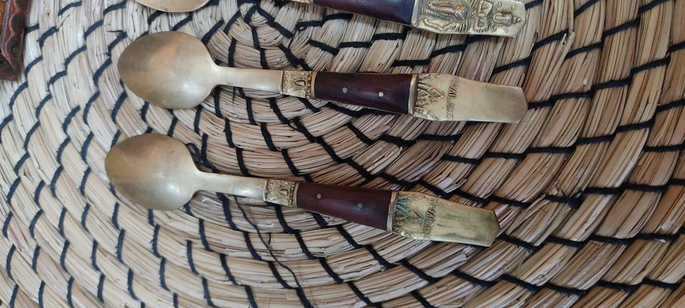 Қадимги қошиқлар бешта