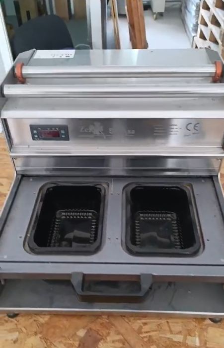 Aparat de sigilare tavi