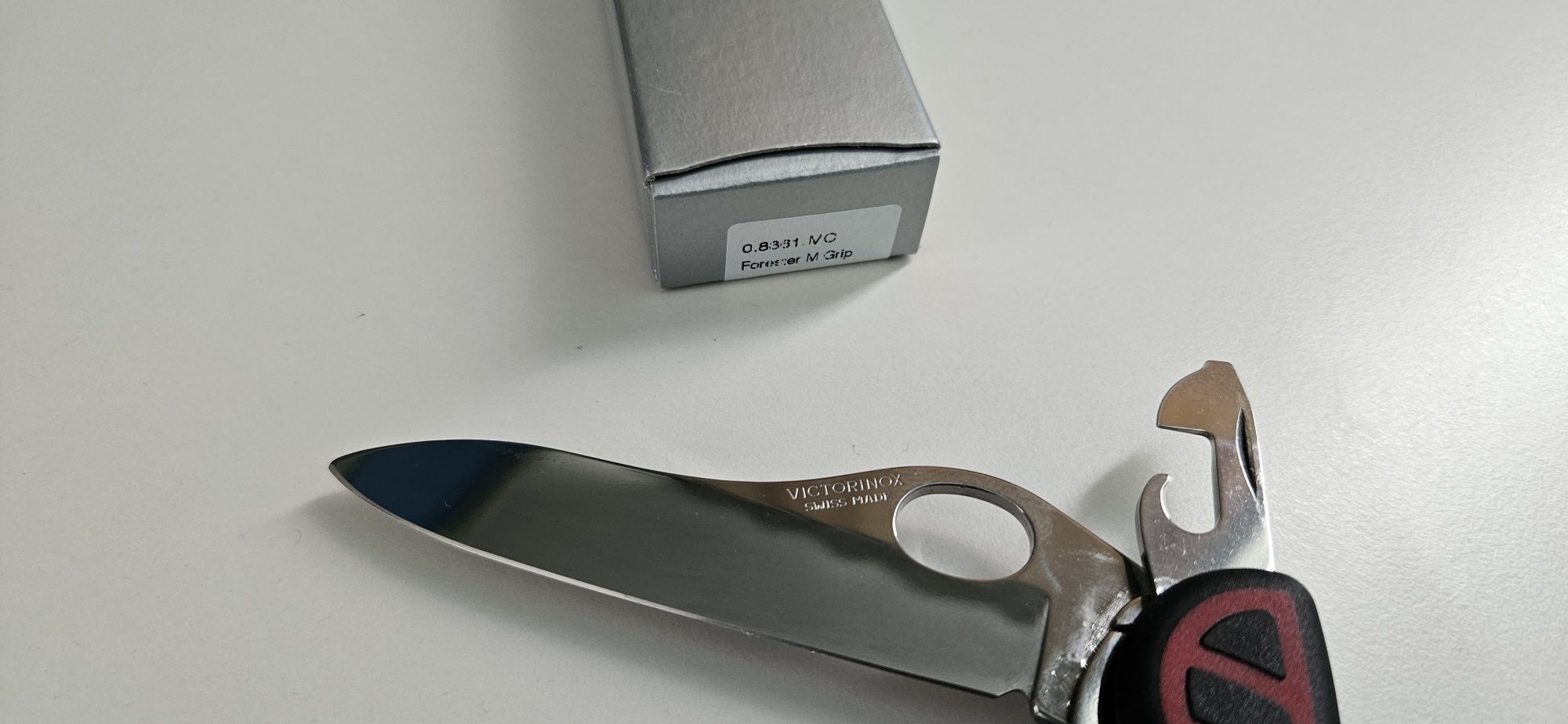 Victorinox Forester M Grip - нов