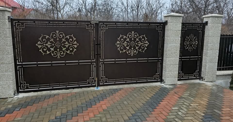 vând balustrad balcon porti gard din tabla decupata sau fier forjat