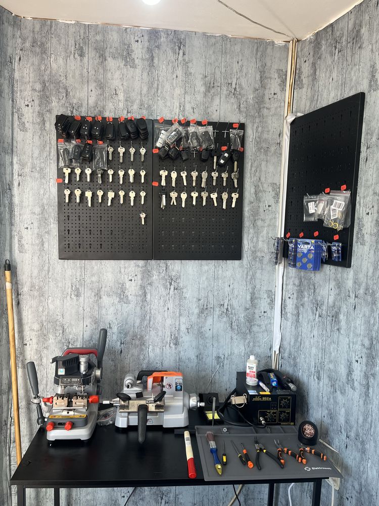 Magazin și Centru Profesional de Copiere Chei Auto și Casă - Galați