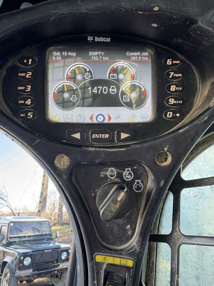 Bobcat T590 șenilat 3,5T 2014 cu accesorii furca, cupa, freza, malaxor
