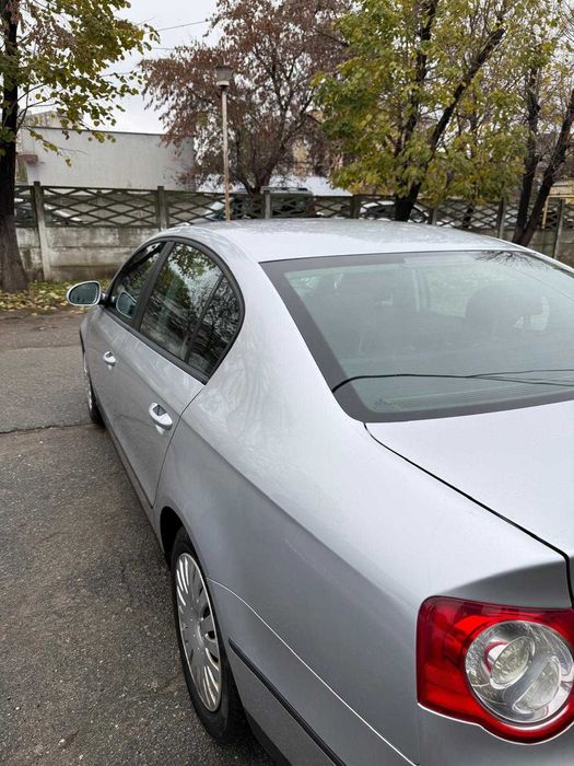 Volkswagen Passat – 1.6 FSI, 115 CP