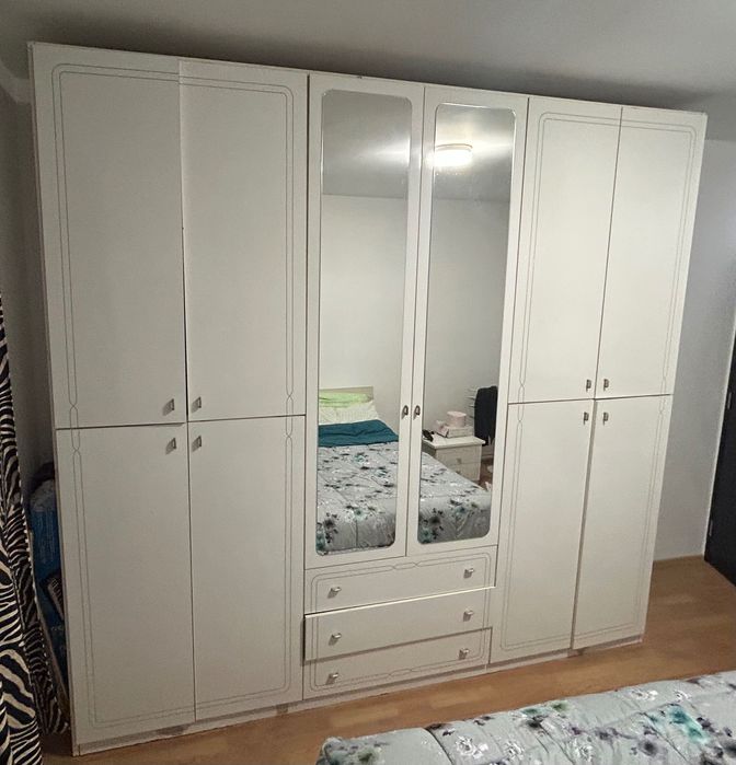 Șifonier cu trei uși