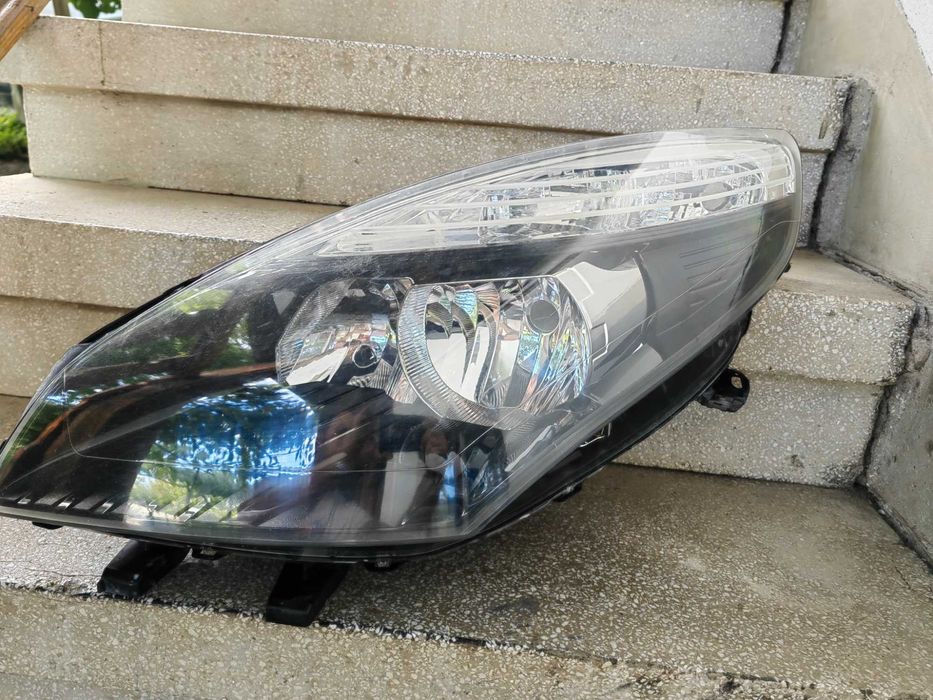 Фарове Renault Scenic 3 ляв десен / Фарове Рено Сценик 3 Оригинални