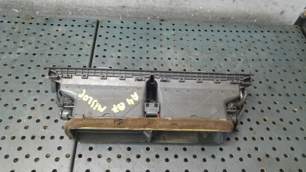 Grile ventilatie centrale bord audi a4 b7 8e 4438201