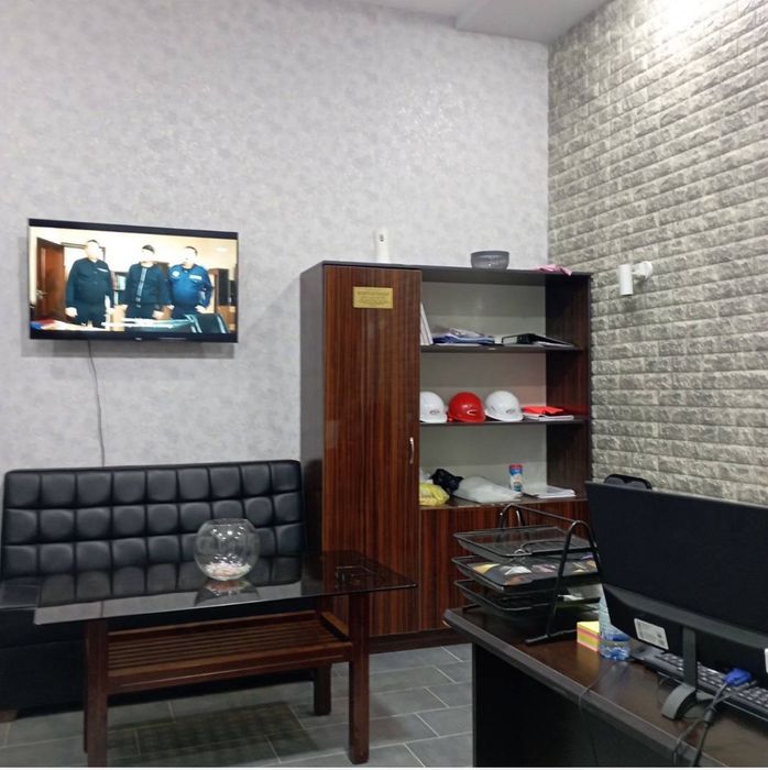 Евро Офис с Мебелью 27м2 Отдельный вход