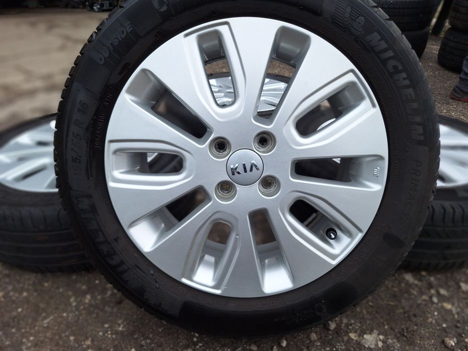 Оригинални Кия-16цола-4/100-с гуми