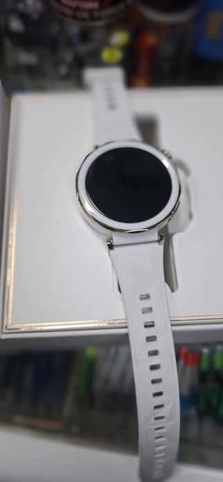 Смарт часовник Huawei WATCH GT 5 PRO бял 42mm