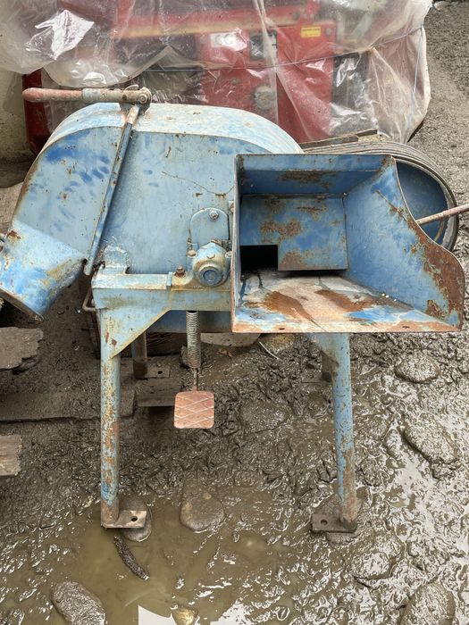 Moara legata la tractor