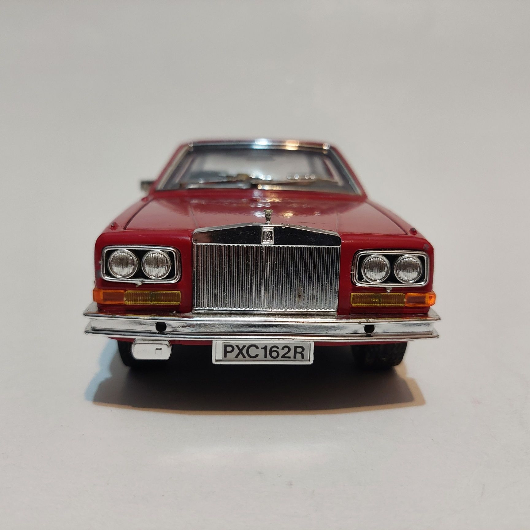 Rolls Royce CAMARGUE - Bburago 1975
Scara 1/22