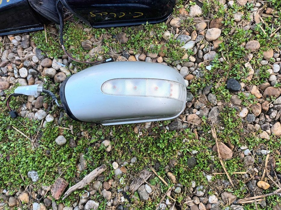 ляво или дясно огледало за мерцедес Ц класа В203 MERCEDES C class W203